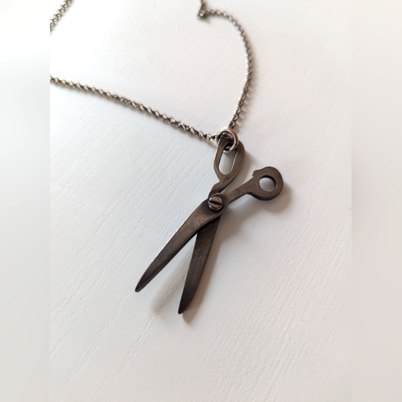 Missy Industry Shears Silver 925 Necklace - Picture 1 of 6